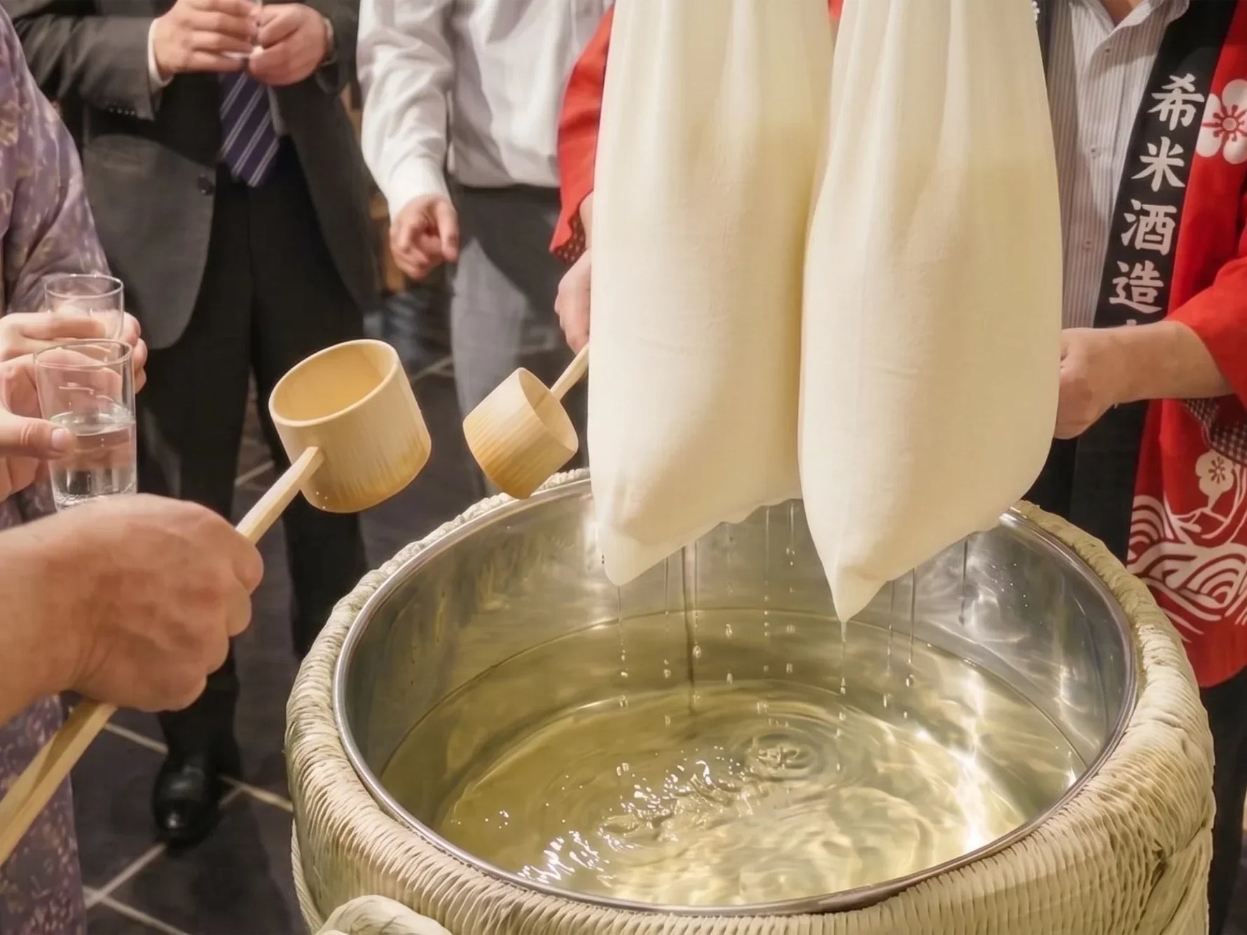 袋吊りとはどんなお酒？圧搾しない・火入れしない日本酒の魅力